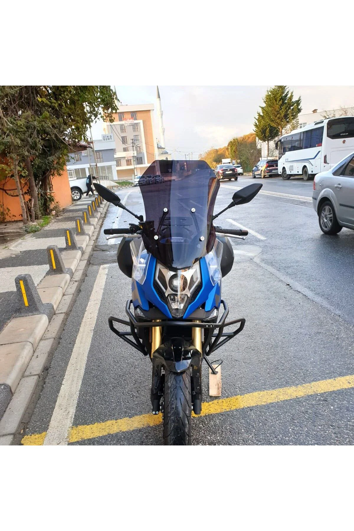 CF Moto 650 MT Ön Cam 2016-2026 Model 56cm Siyah Renkli 4mm YOKTU