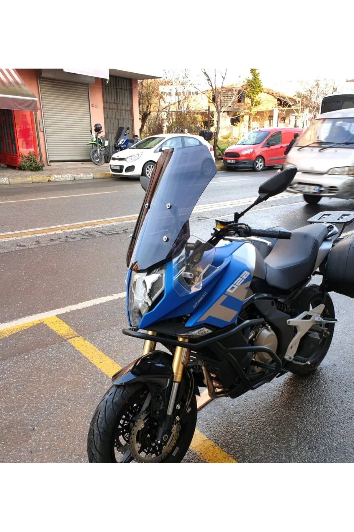 CF Moto 650 MT Ön Cam 2016-2026 Model 56cm Siyah Renkli 4mm YOKTU