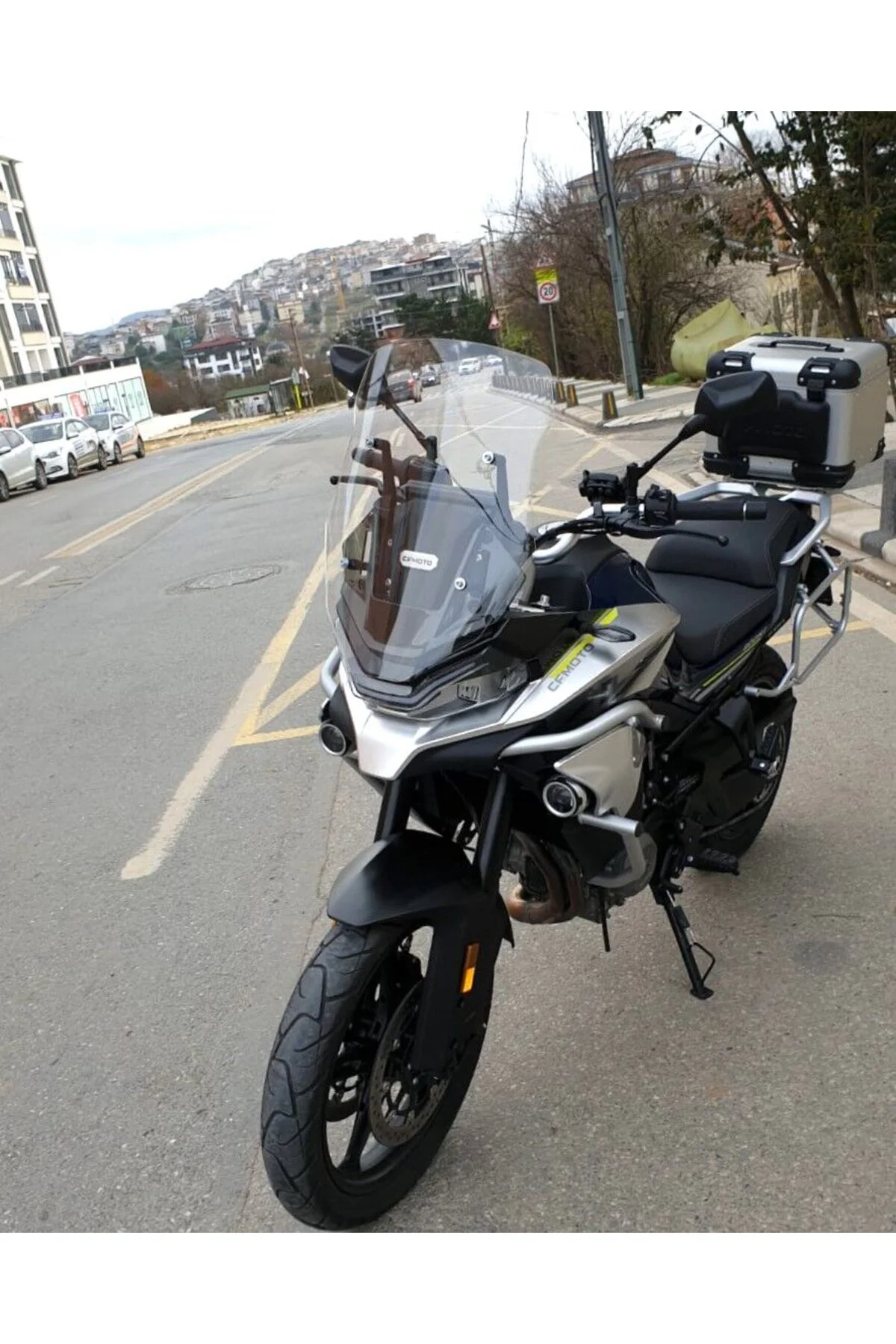 CF Moto 800 MT Ön Cam 2019-2026 Model 57cm Şeffaf Renkli 4mm