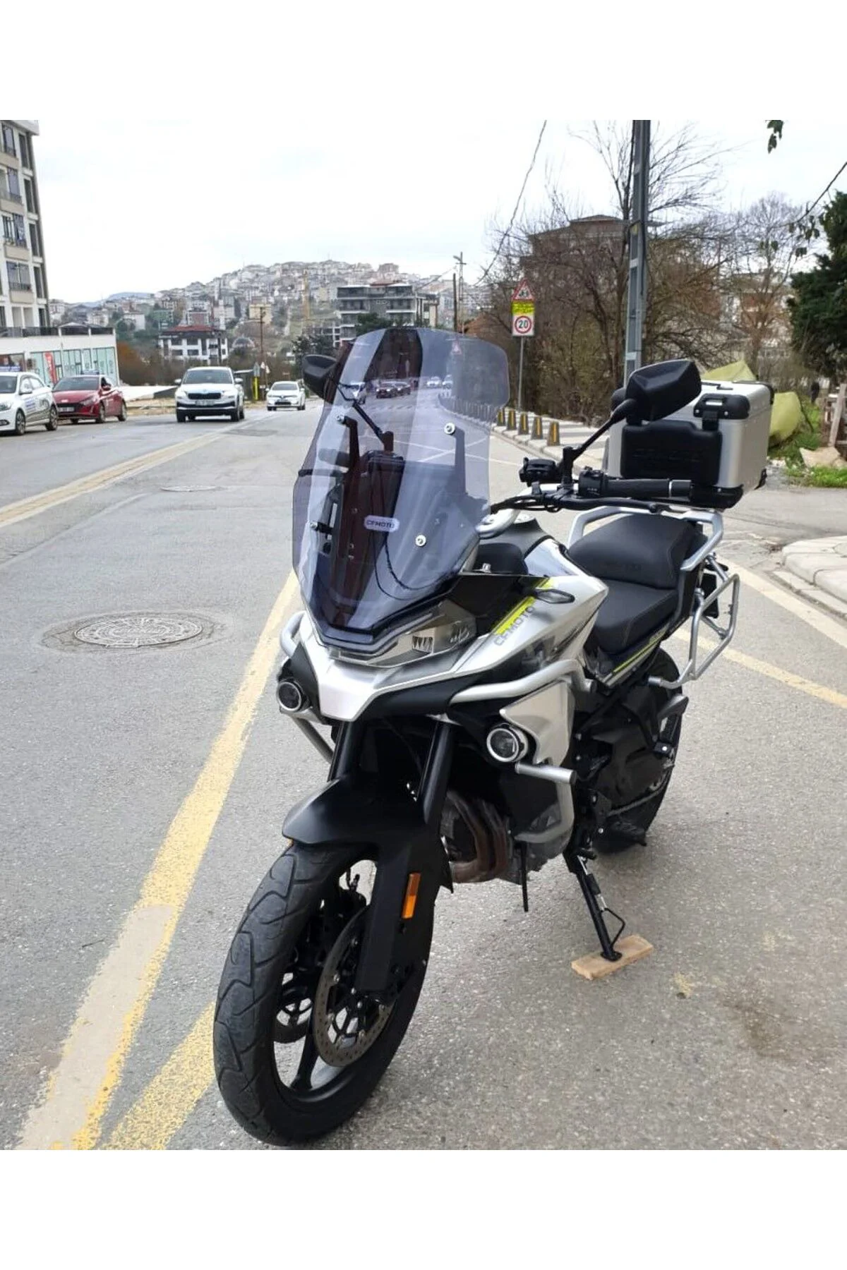 CF Moto 800 MT Ön Cam 2019-2026 Model 57cm Füme Renkli 4mm