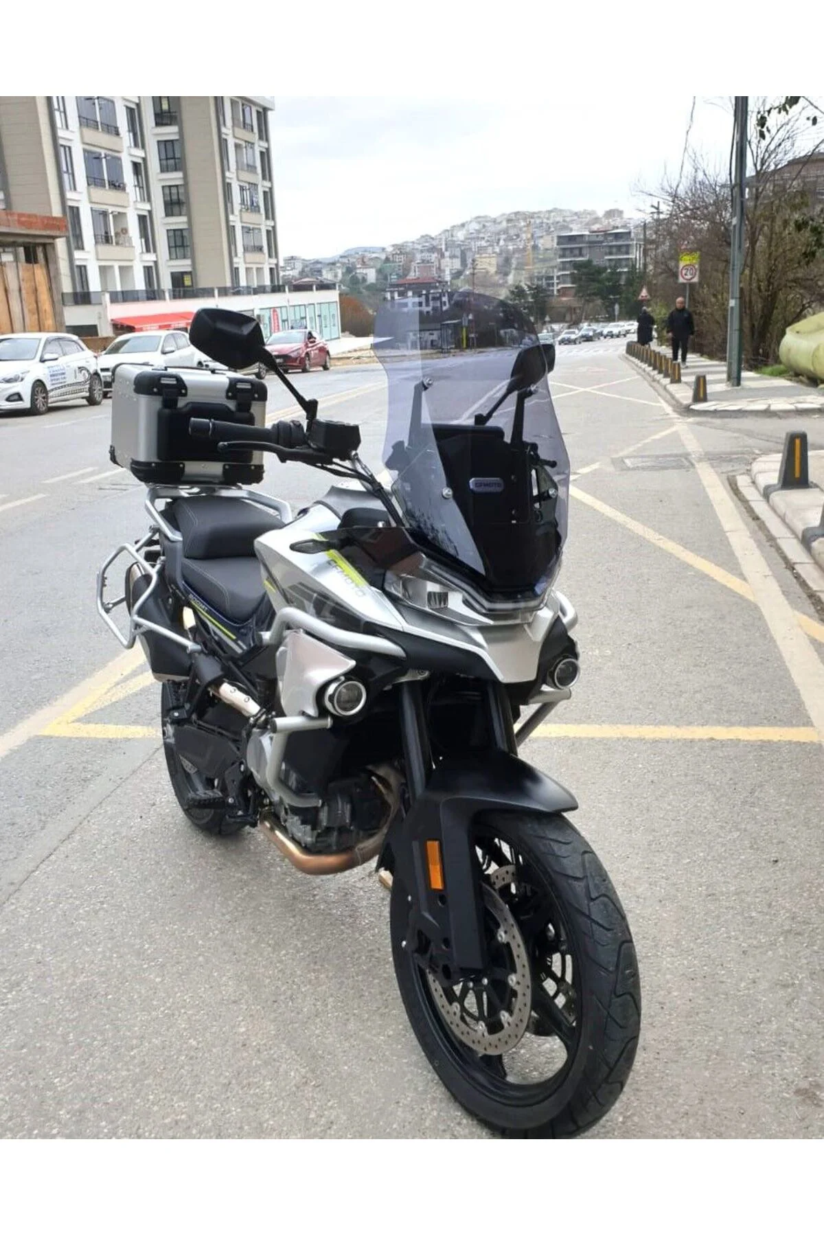 CF Moto 800 MT Ön Cam 2019-2026 Model 57cm Füme Renkli 4mm