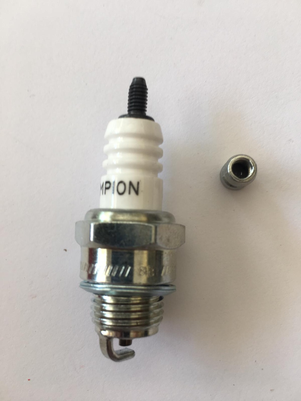Champion  Cj8 Kesim Jeneratör Çapa Makina Bujisi