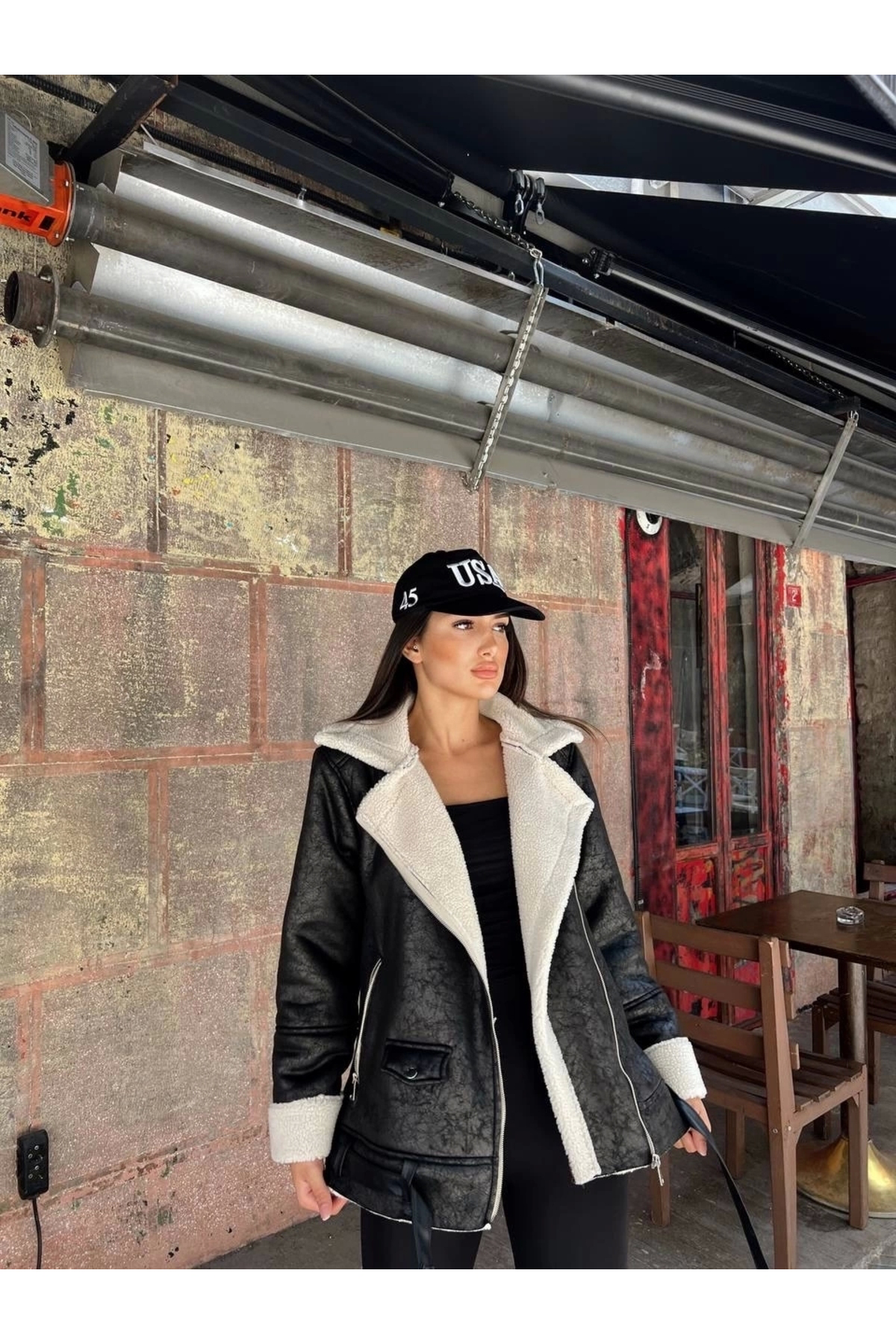 CHANEL DERİ SÜET KRAŞLI İÇİ PELUŞLU KAPLAMA KABAN