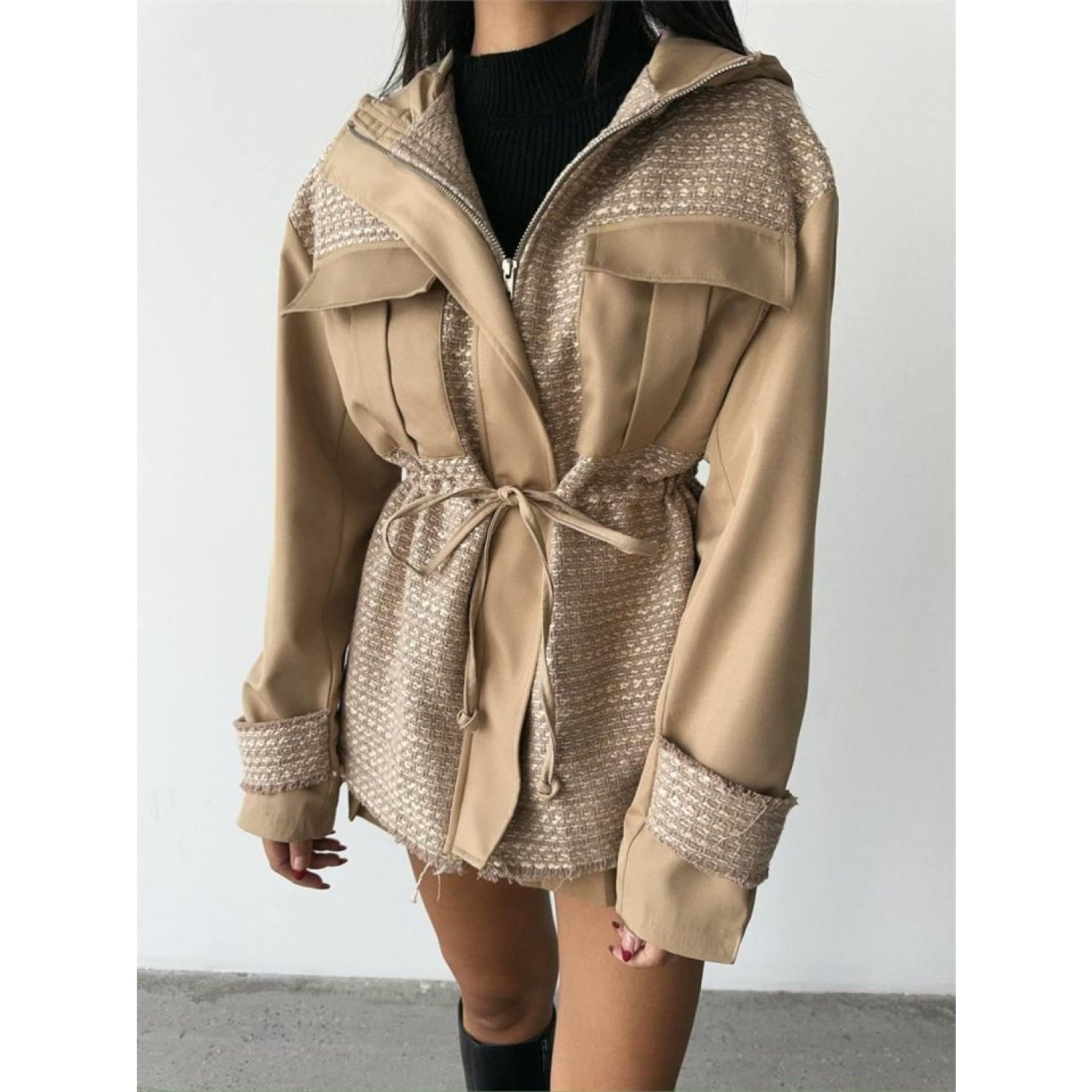 CHANEL -TRENCH  GARNİLİ KAPİŞONLU BELDEN BÜZGÜLÜ MONT - Bej