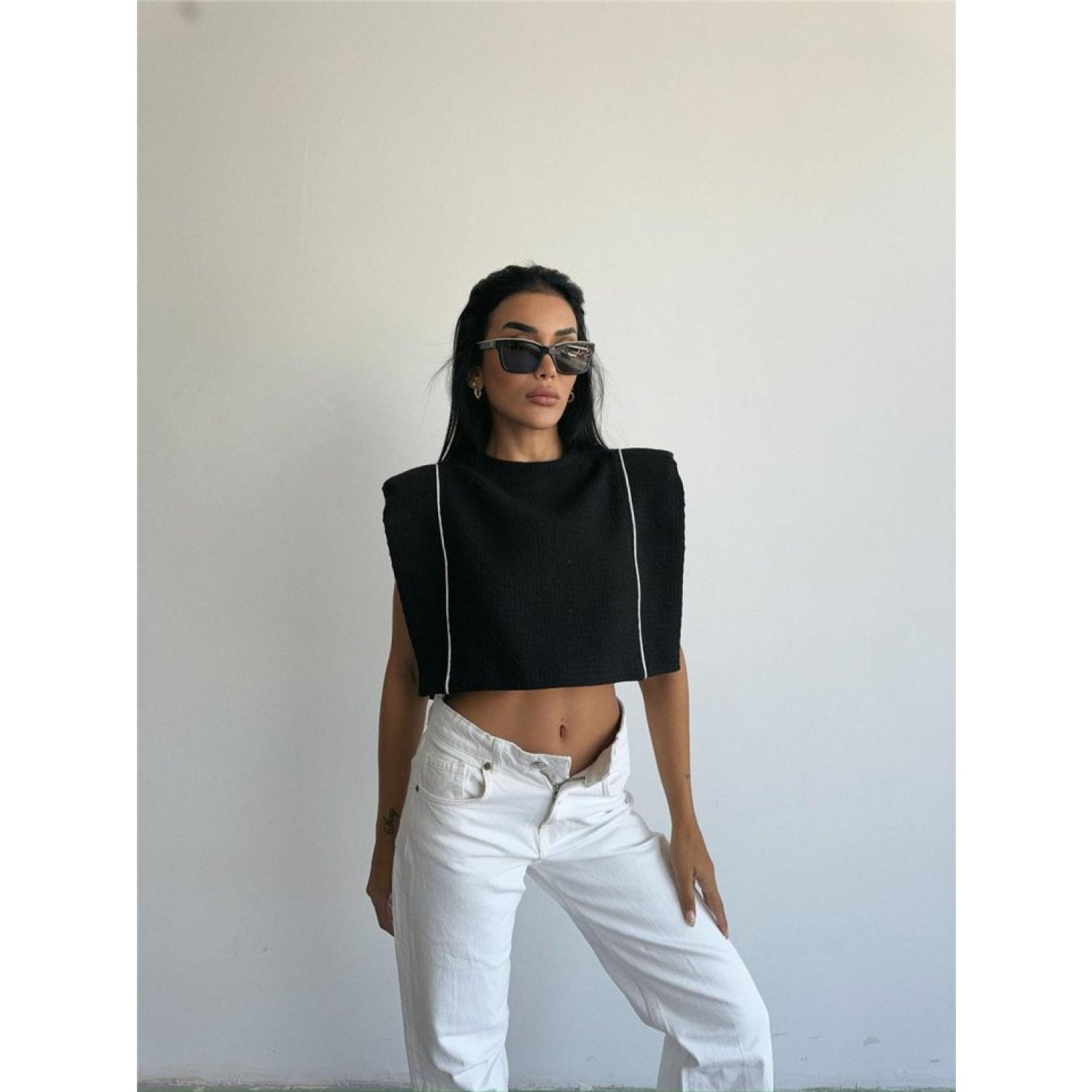 CHANEL VATKALI CROP BLUZ - Siyah