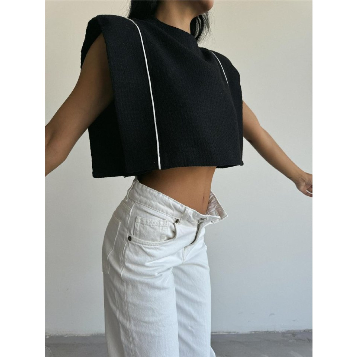 CHANEL VATKALI CROP BLUZ - Siyah