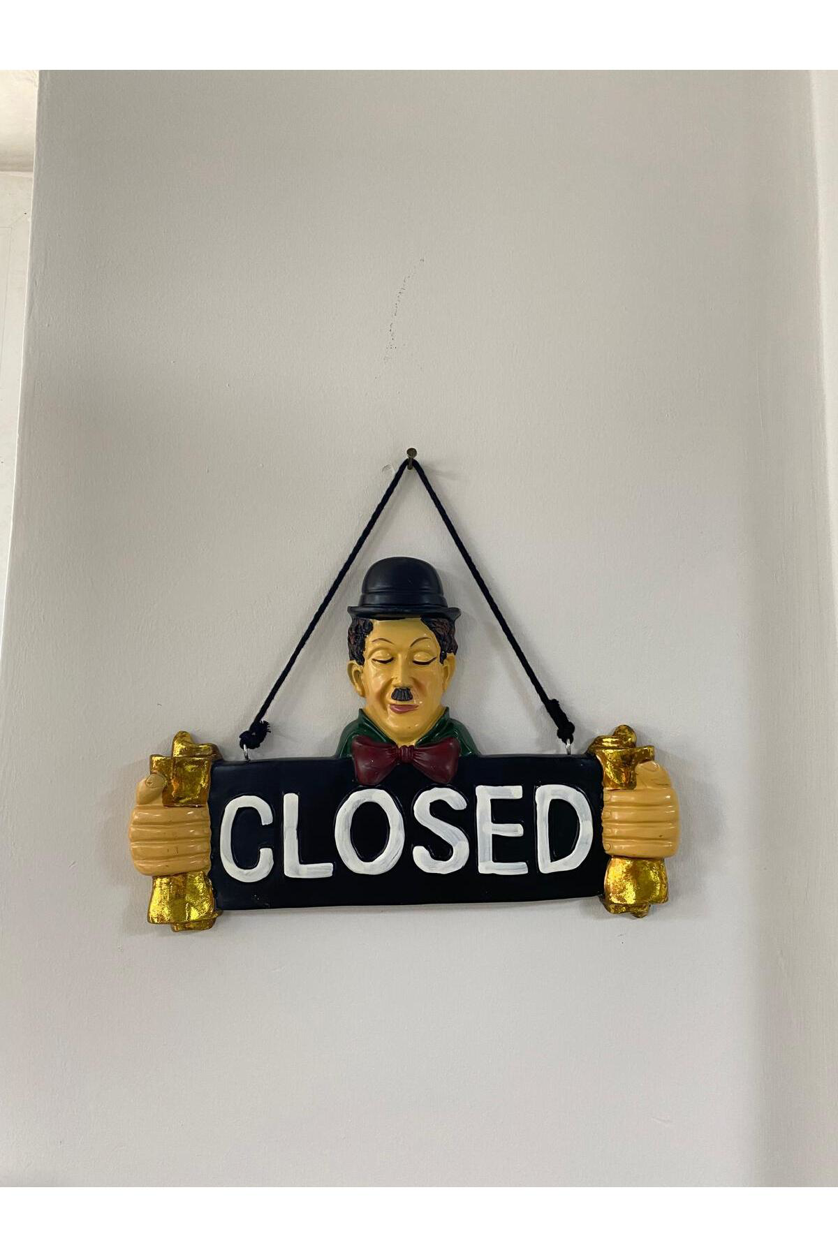 Elif Aksesuar Charlie Chaplin Closed Temalı Duvar Kapı Yazısı