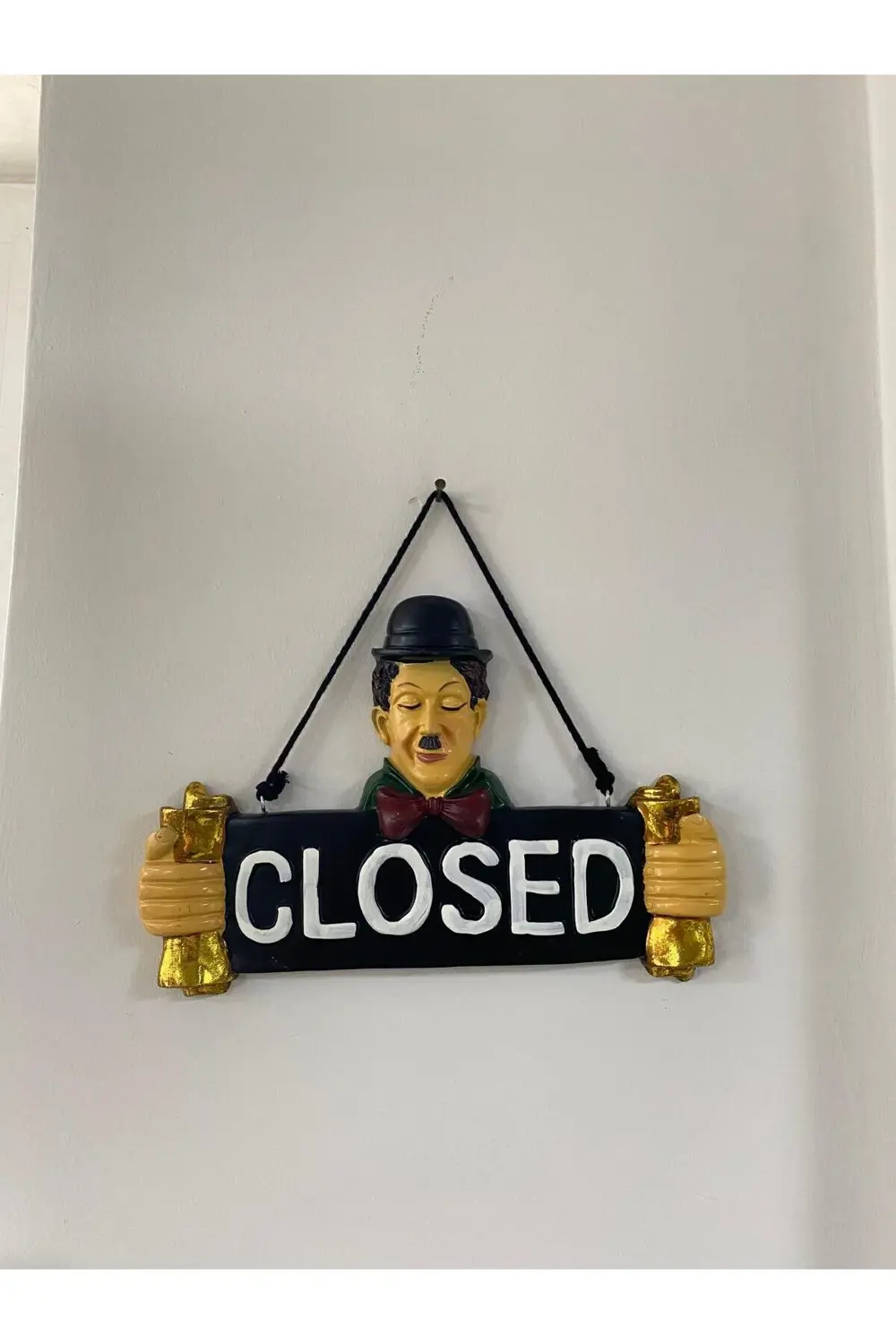 Charlie Chaplin Closed Temalı Duvar Kapı Yazısı