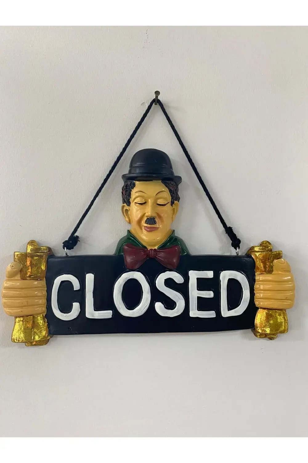 Charlie Chaplin Closed Temalı Duvar Kapı Yazısı