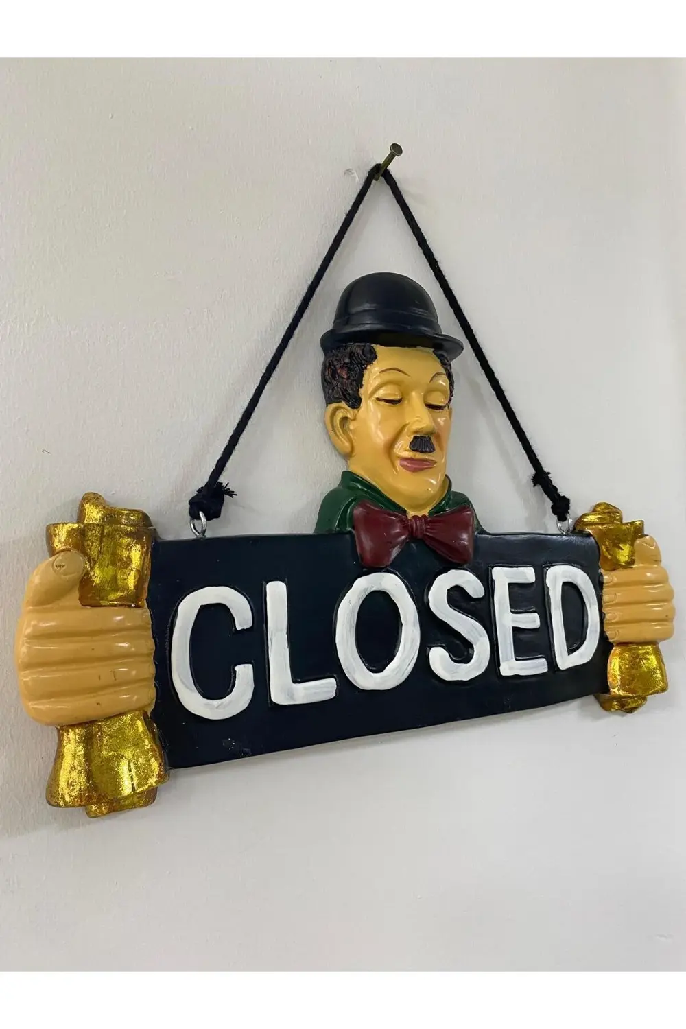 Charlie Chaplin Closed Temalı Duvar Kapı Yazısı