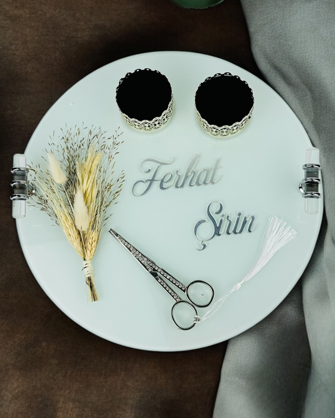 Cherish Gümüş Beyaz Söz Nişan Tepsisi Cherish Gümüş Beyaz Söz Nişan Tepsisi