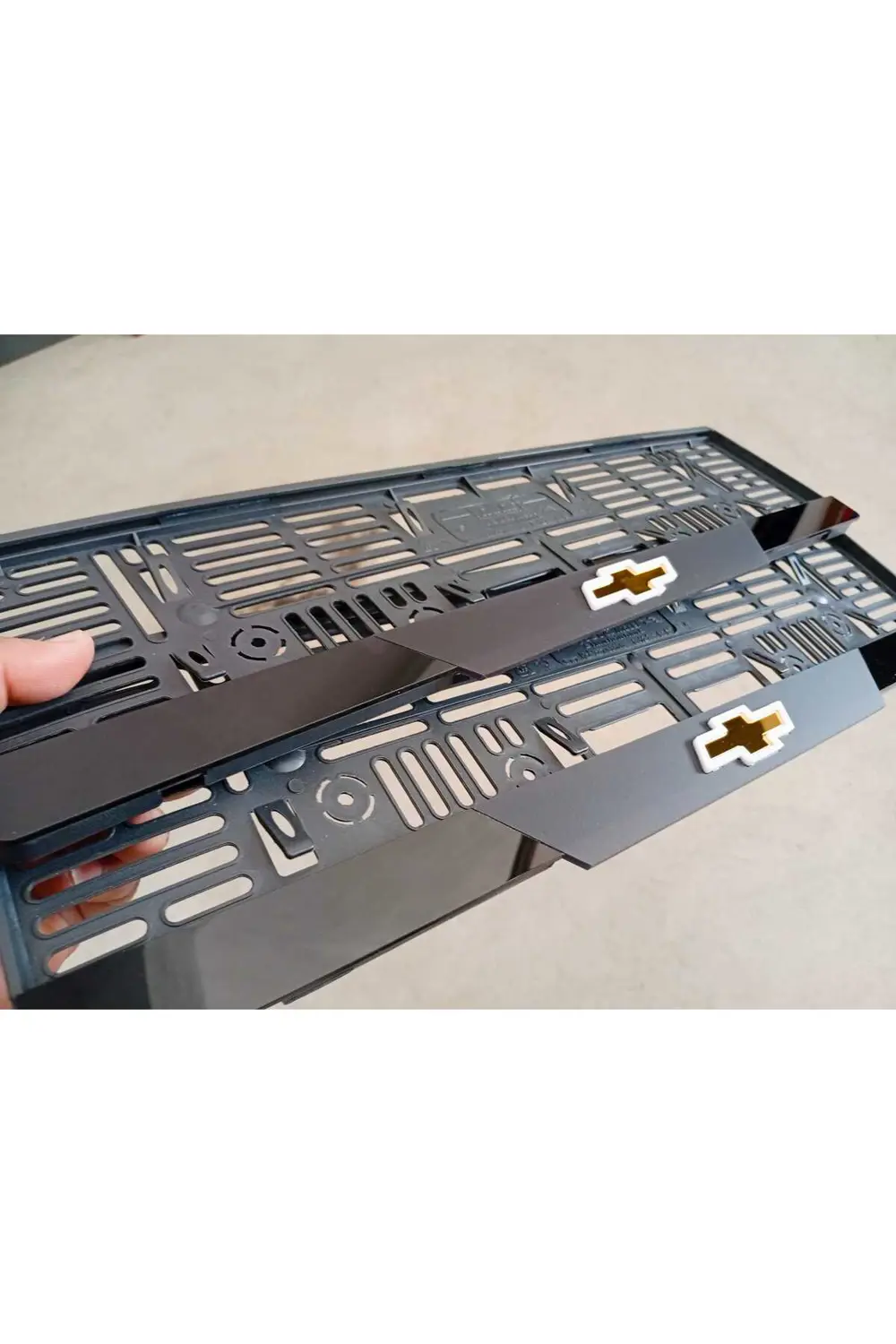 Chevrolet Kabartma Yazılı MAT Takmatik Pleksi Plakalık 2'li Set