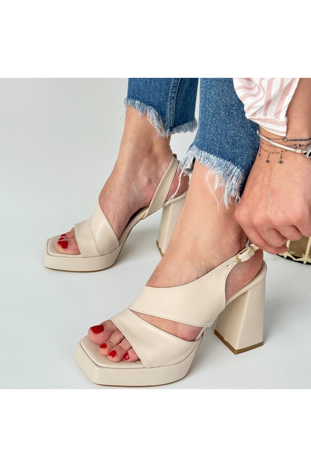 Rby Cica Bej Cilt Topuklu Ayakkabı