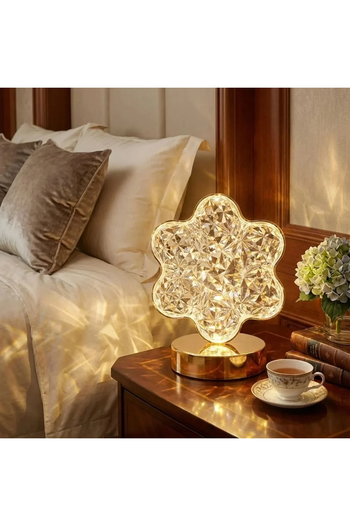 Çiçek Model Kristal LED Masa Lambası – Dokunmatik, 3 Renk Işık Modlu, Şarjlı Mini Dekoratif Gece Lam Çiçek Model Kristal LED Masa Lambası – Dokunmatik, 3 Renk Işık Modlu, Şarjlı Mini Dekoratif Gece Lam