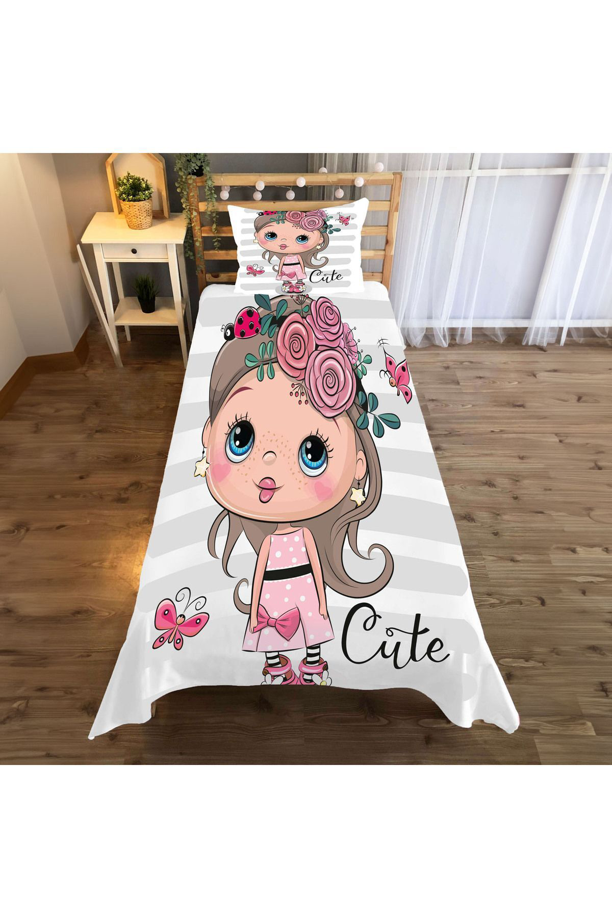 Evan Home Çiçek Ve Uğur Böceği İle Karikatür Kız Desenli Yatak Örtüsü Ve Yastık Kılıfı 2Li Takımı