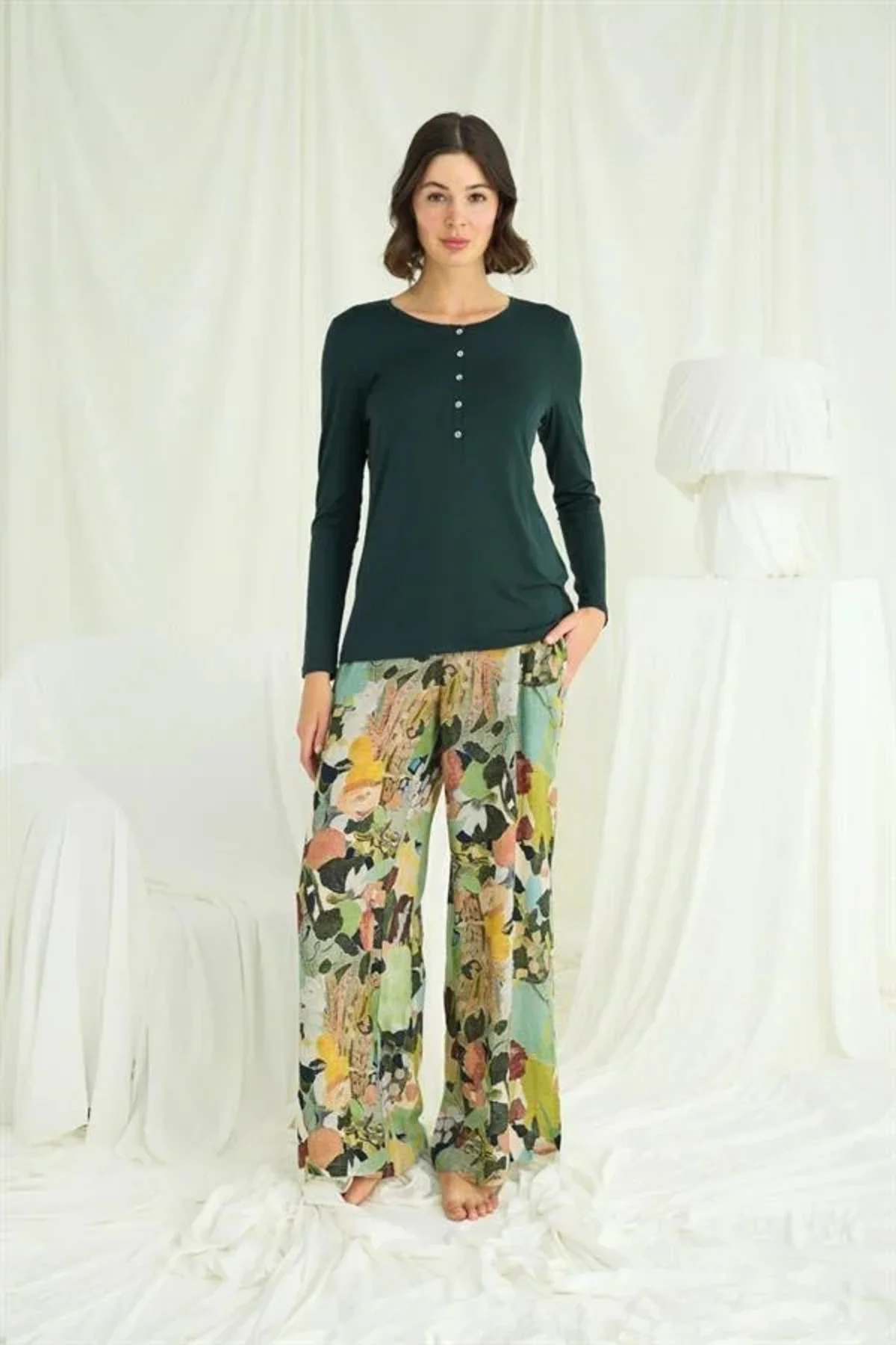 Çiçek ve Yaprak Desenli Pijama Takımı Fiyatı, Yorumları ve Özellikleri
