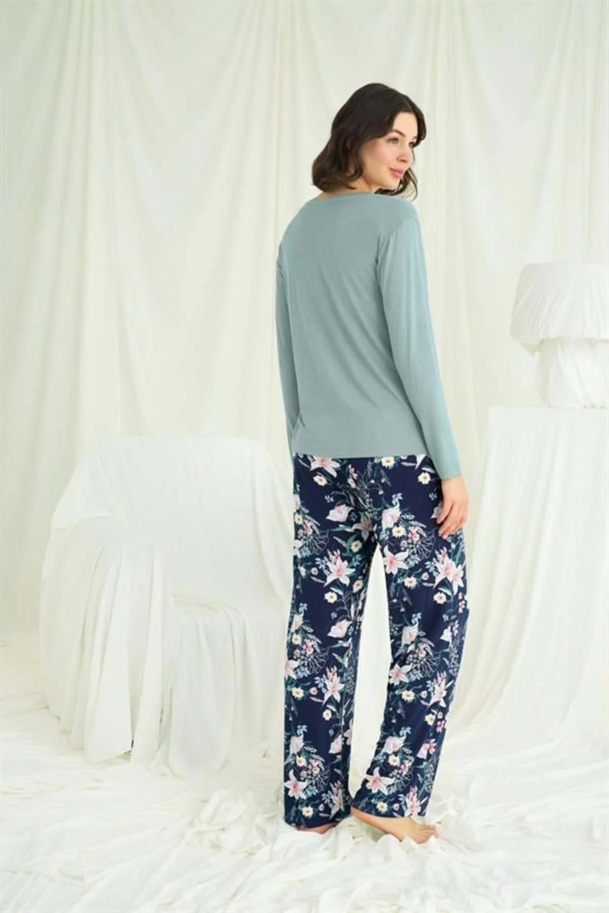 Çiçek ve Yaprak Desenli Baskılı Pijama Takımı Fiyatı, Yorumları ve Özellikleri