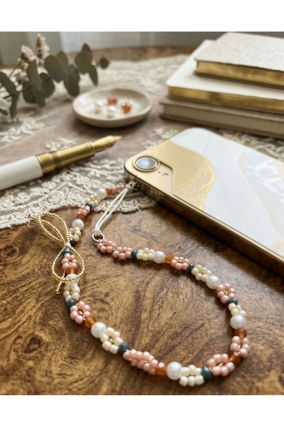 Çiçekli boncuk telefon askısı , telefon ipi telefon aksesuarı