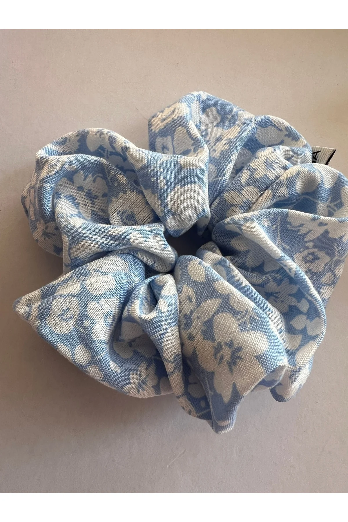 Çiçekli Mavi Beyaz Bahar Scrunchie 2’li Set Lastik Toka