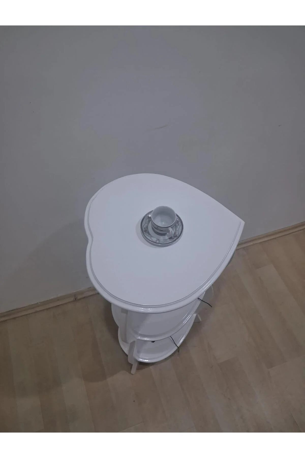 Çiçeklik Fiskos 90679 Çiçeklik Kalpli Model Mdf Parlak Ahşap Ayak Parlak Beyaz - Görsel 4