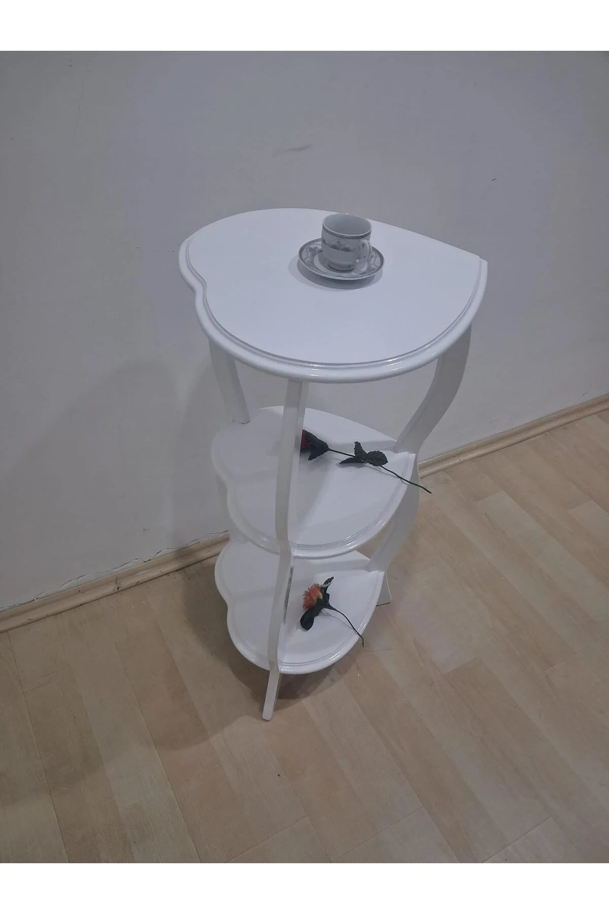 Çiçeklik Fiskos 90679 Çiçeklik Kalpli Model Mdf Parlak Ahşap Ayak Parlak Beyaz - Görsel 3