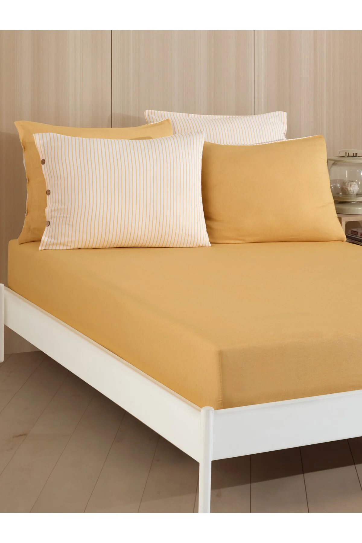Çift Kişilik Lastikli Çarşaf Seti 160x200 cm | 2 Adet Yastık Kılı Çift Kişilik Lastikli Çarşaf Seti 160x200 cm | 2 Adet Yastık Kılı