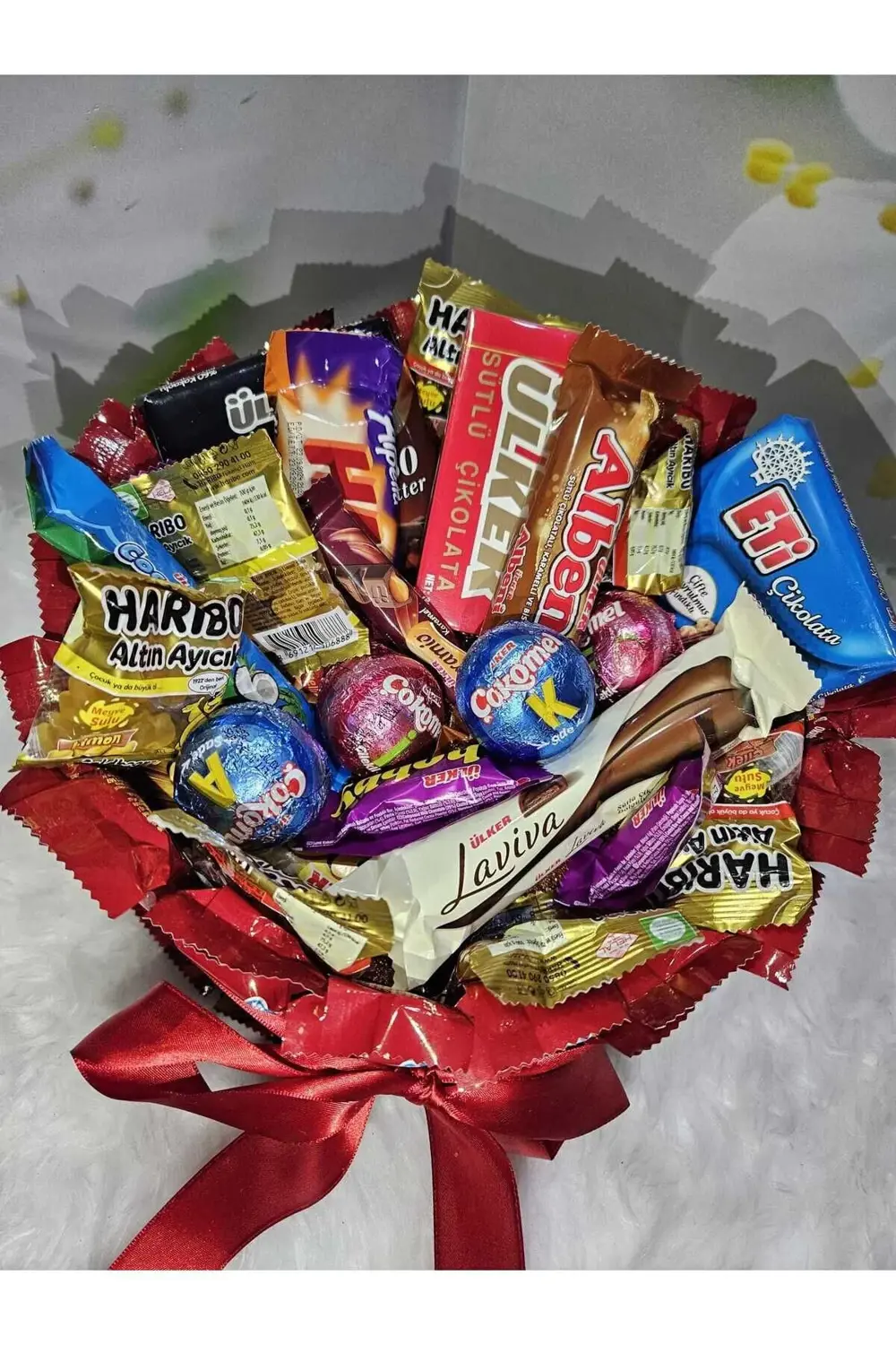 Çikolata ve Şekerleme Dolu Lezzet Kutusu – Özel Hediye