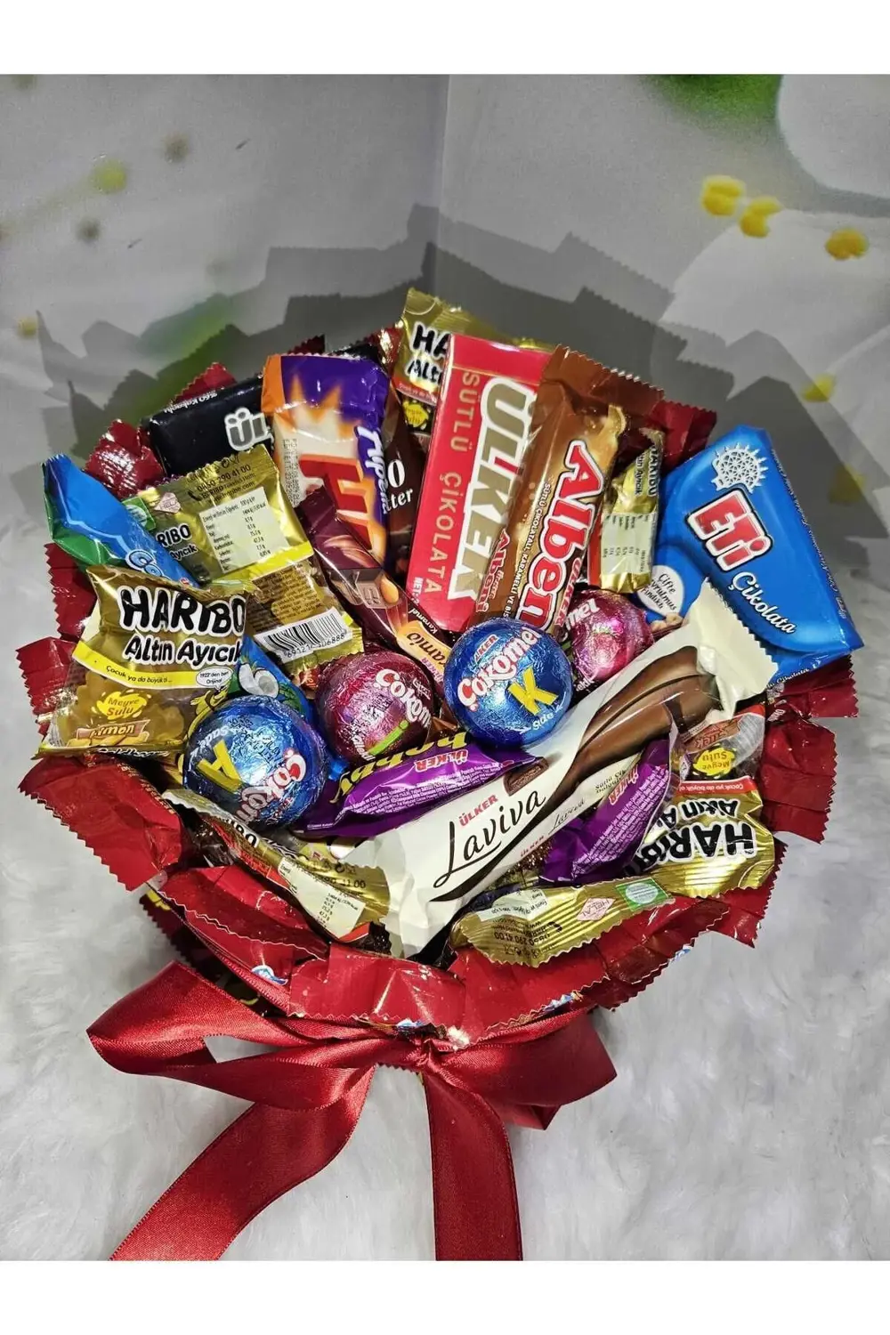 Çikolata ve Şekerleme Dolu Lezzet Kutusu – Özel Hediye