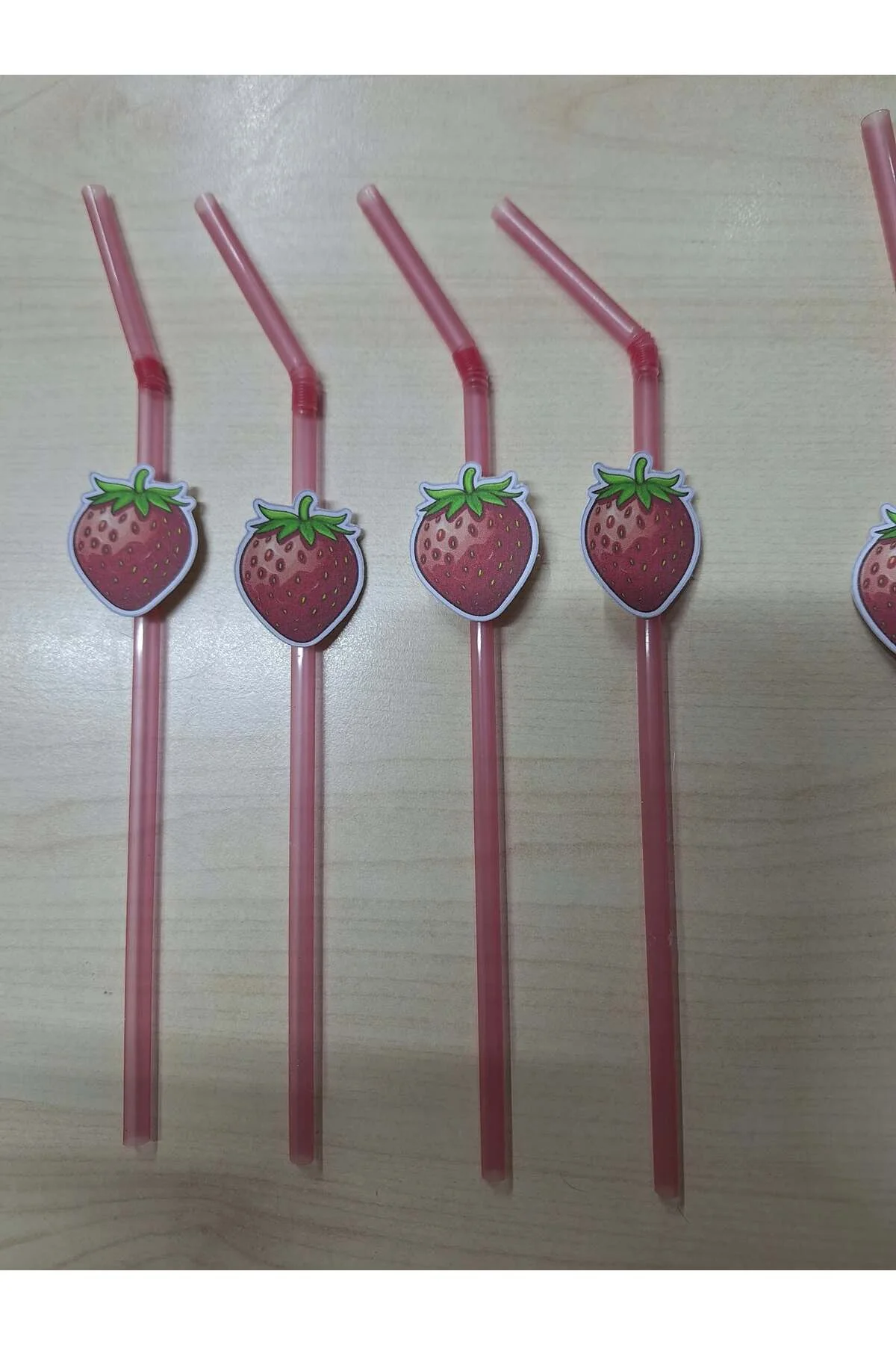 ÇİLEK TEMALI DOĞUM GÜNÜ SÜSÜ PİPETİ 10 ADET
