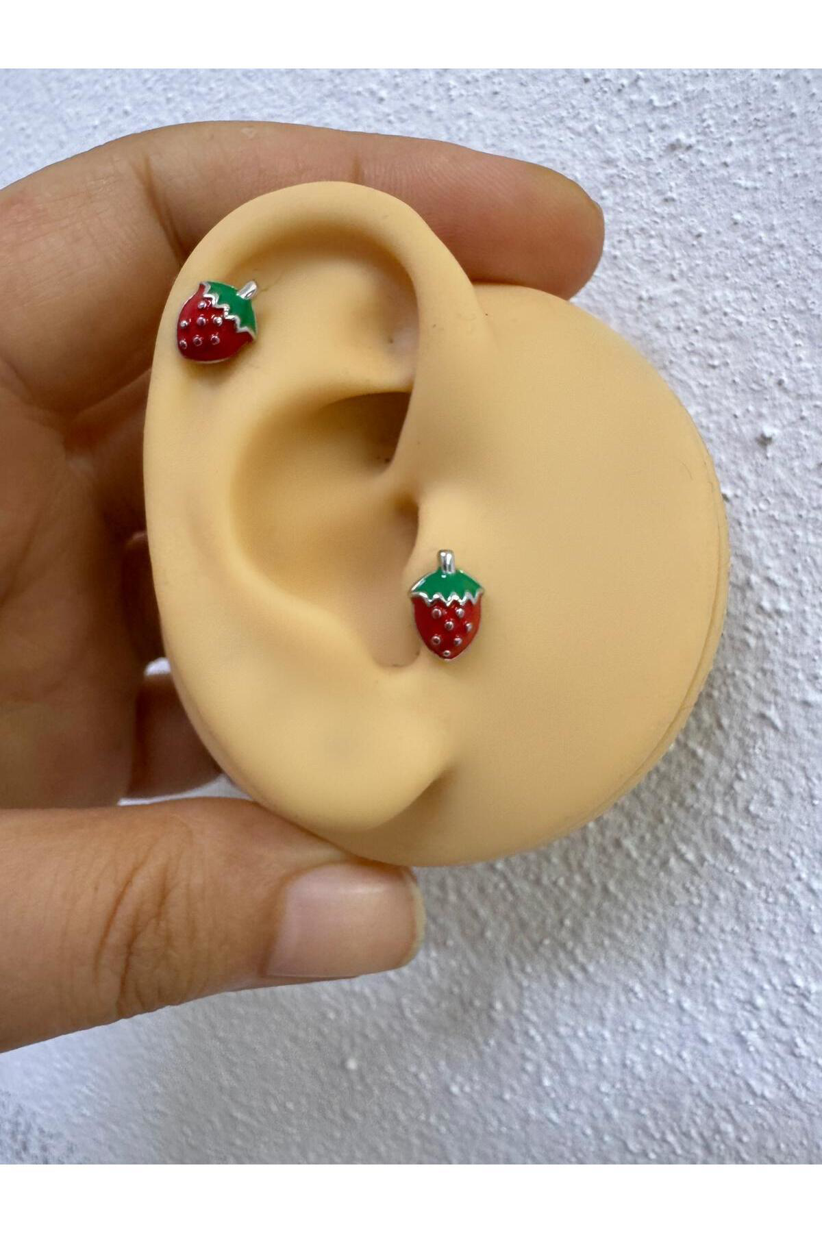 çilek tragus helix lobe uyumlu 1 adet piercing