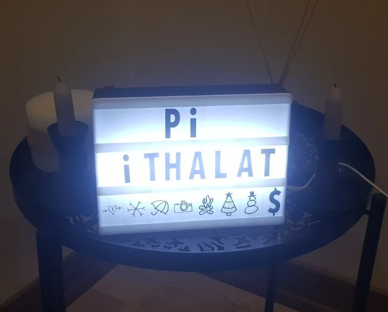 Cinematic Harflerle Işıklı Mesaj Veren Light Box Led Pano A4