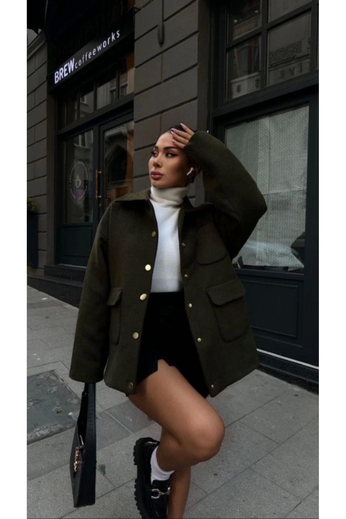 Beste Gürel Çıt Çıt Kapama Kaşe Kaşmir Kumaş Cep Ve Düğme Detay Oversize Blea