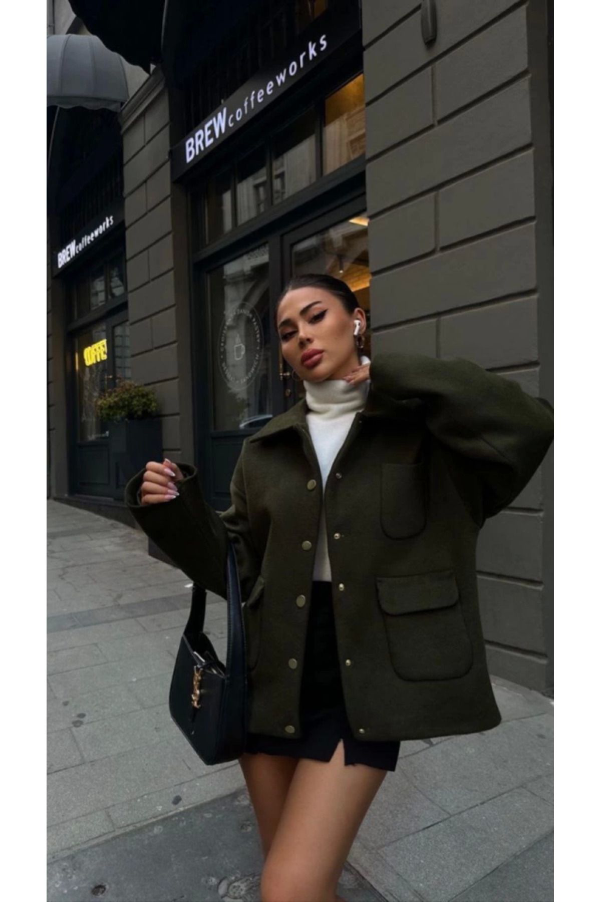 Beste Gürel Çıt Çıt Kapama Kaşe Kaşmir Kumaş Cep Ve Düğme Detay Oversize Blea