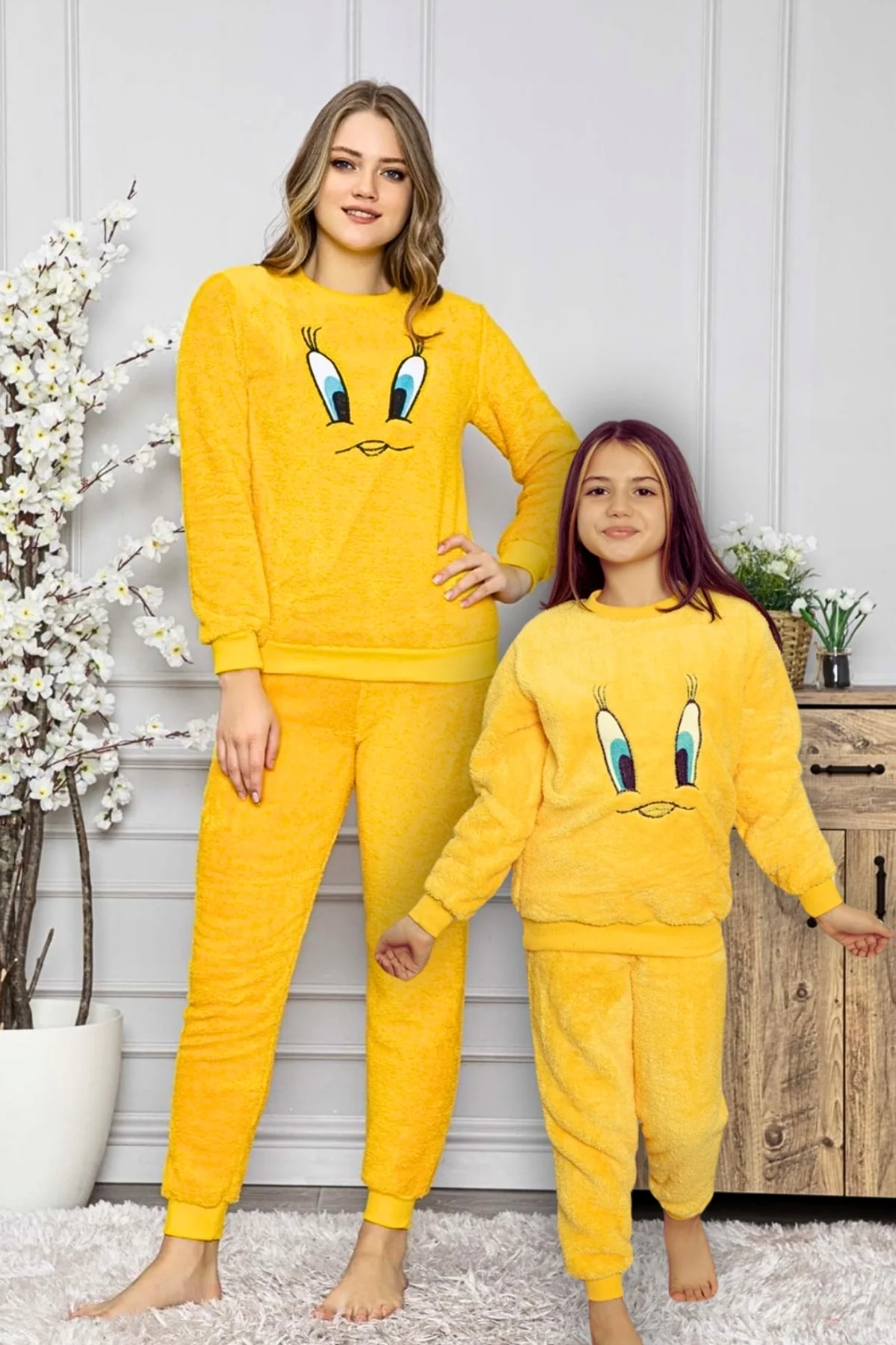 Civciv Desenli Anne Kız Çocuk Kombin Peluş Pijama Takımı (ANNE KIZ AYRI SATILIR.), Sarı, 10-12 Yaş Fiyatı, Yorumları ve Özellikleri