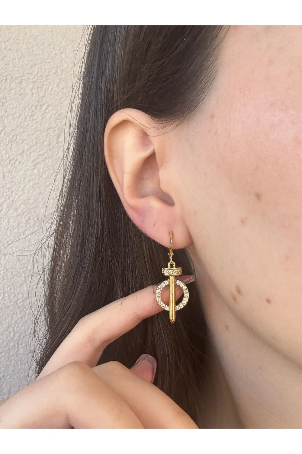 Atelier Emine Çivi Model Küpe