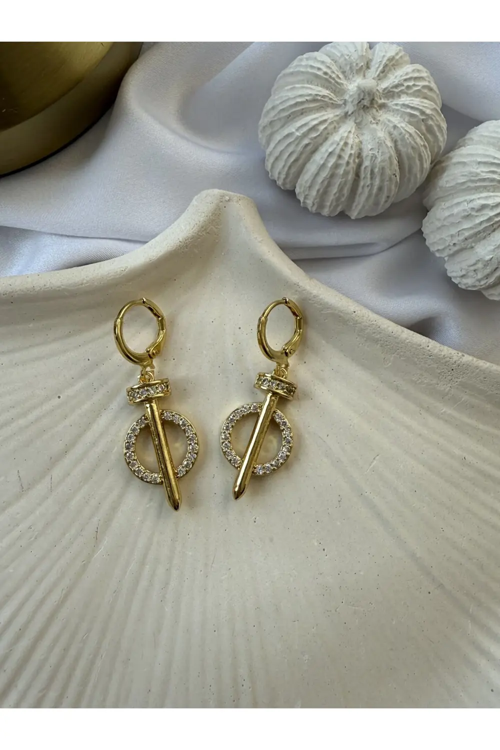 Atelier Emine Çivi Model Küpe