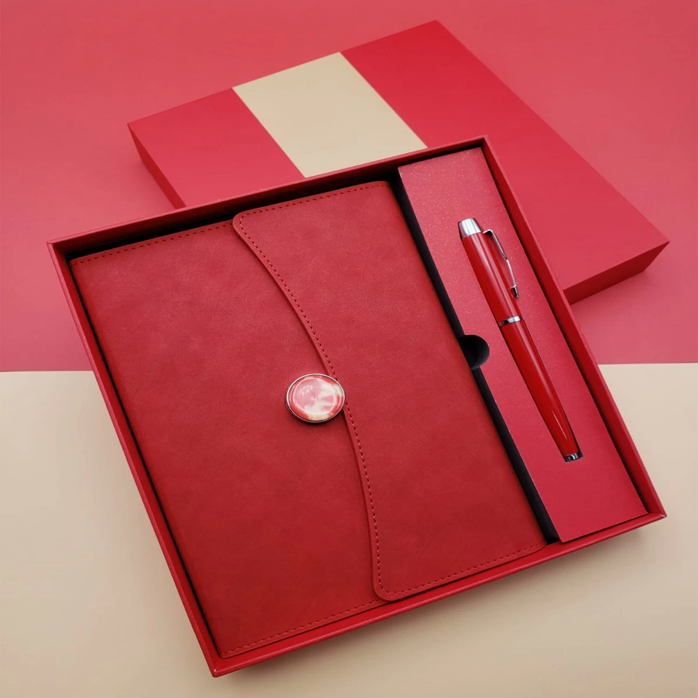 Çizgili Defter Ve Metal Kalem Seti Çizgili Defter Ve Metal Kalem Seti