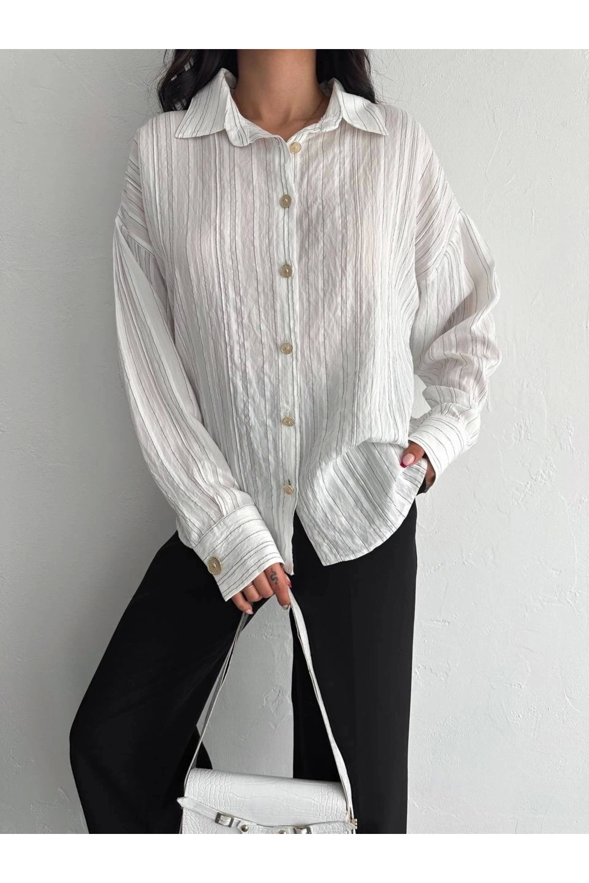 Çizgili oversize gömlek Çizgili oversize gömlek
