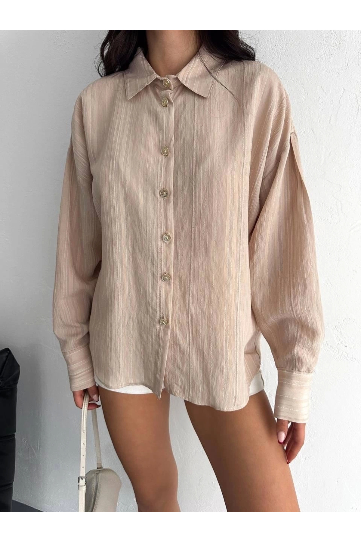 Çizgili oversize gömlek Çizgili oversize gömlek