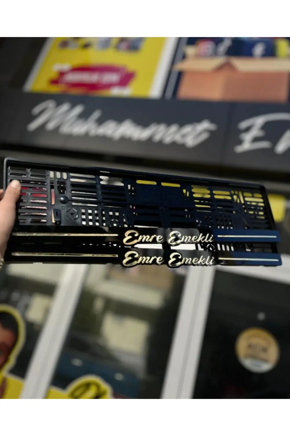 ÇİZGİLİ SARKIK EL YAZI MODEL ALTIN PLAKALIK