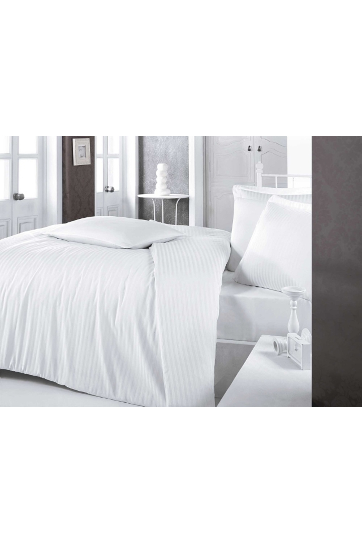 Kocaelim Teknik Çizgili Saten Nev Takımı Çift Kişilik Beyaz