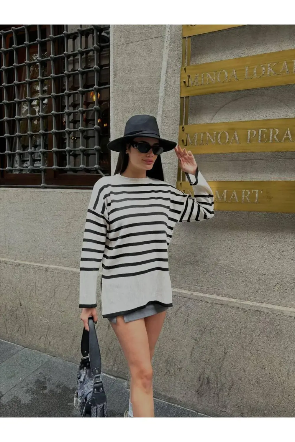 ÇİZGİLİ YIRTMAÇLI TESETTÜRE ÖZEL TRİKO TUNİK