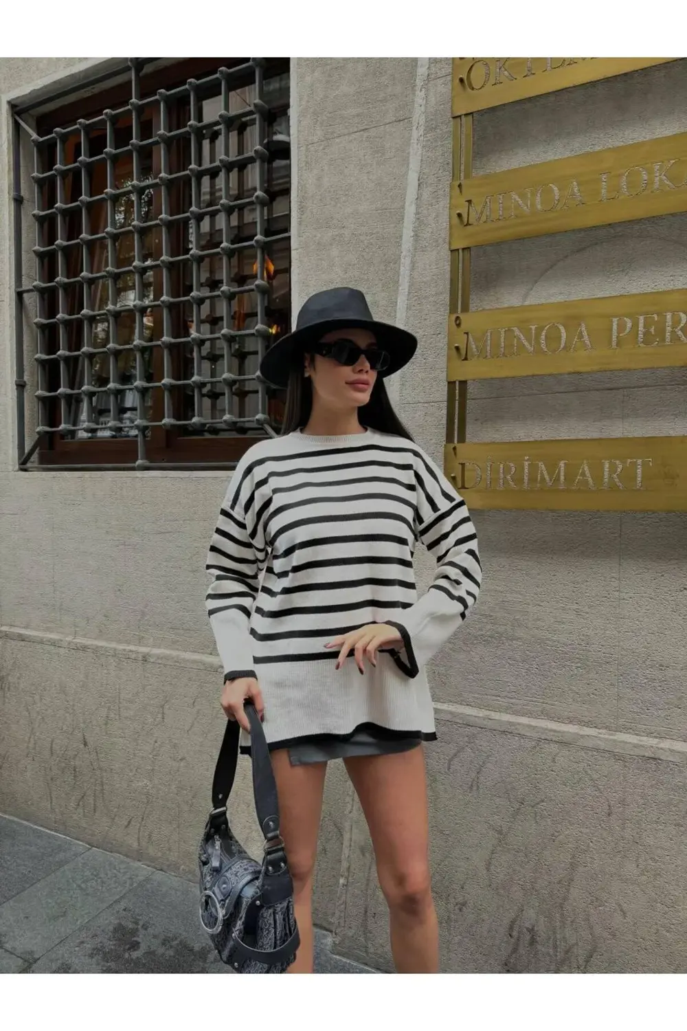 ÇİZGİLİ YIRTMAÇLI TESETTÜRE ÖZEL TRİKO TUNİK