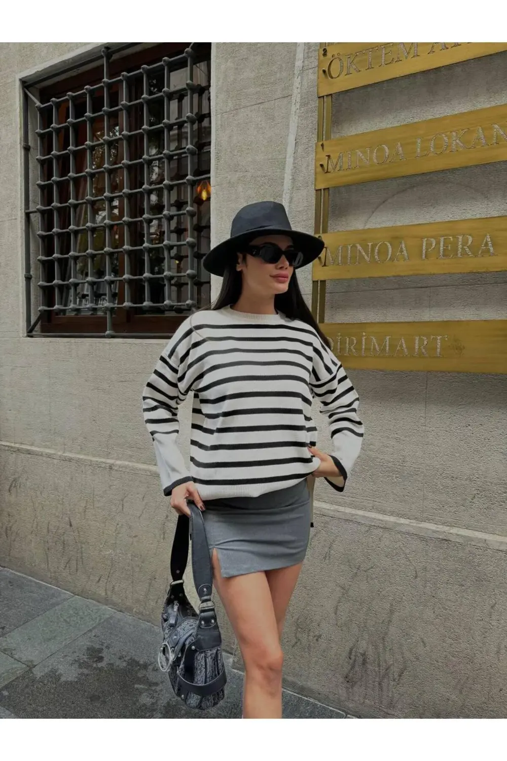 ÇİZGİLİ YIRTMAÇLI TESETTÜRE ÖZEL TRİKO TUNİK