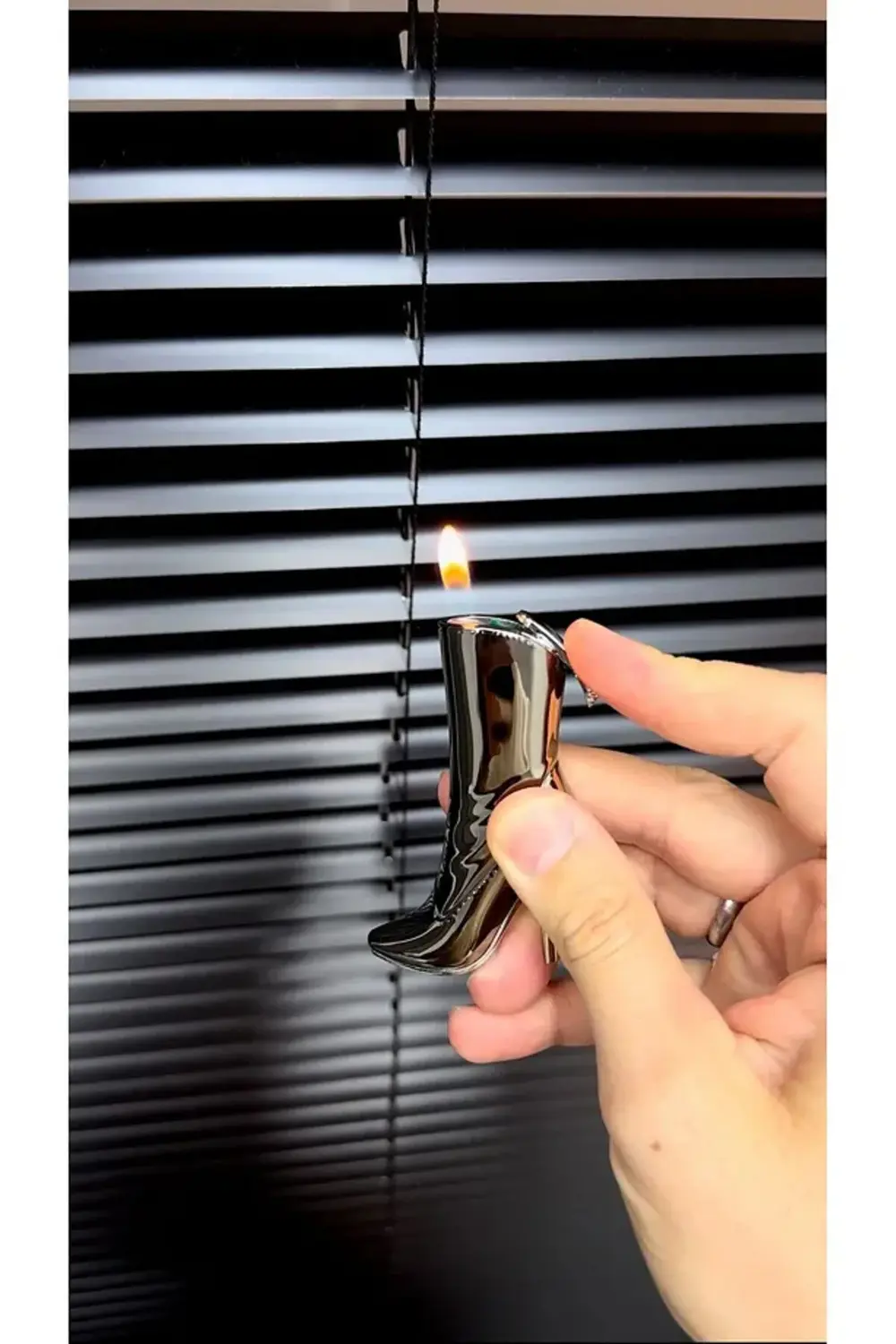 ÇİZME RUJ KOMBİN ÇAKMAK MODELİ