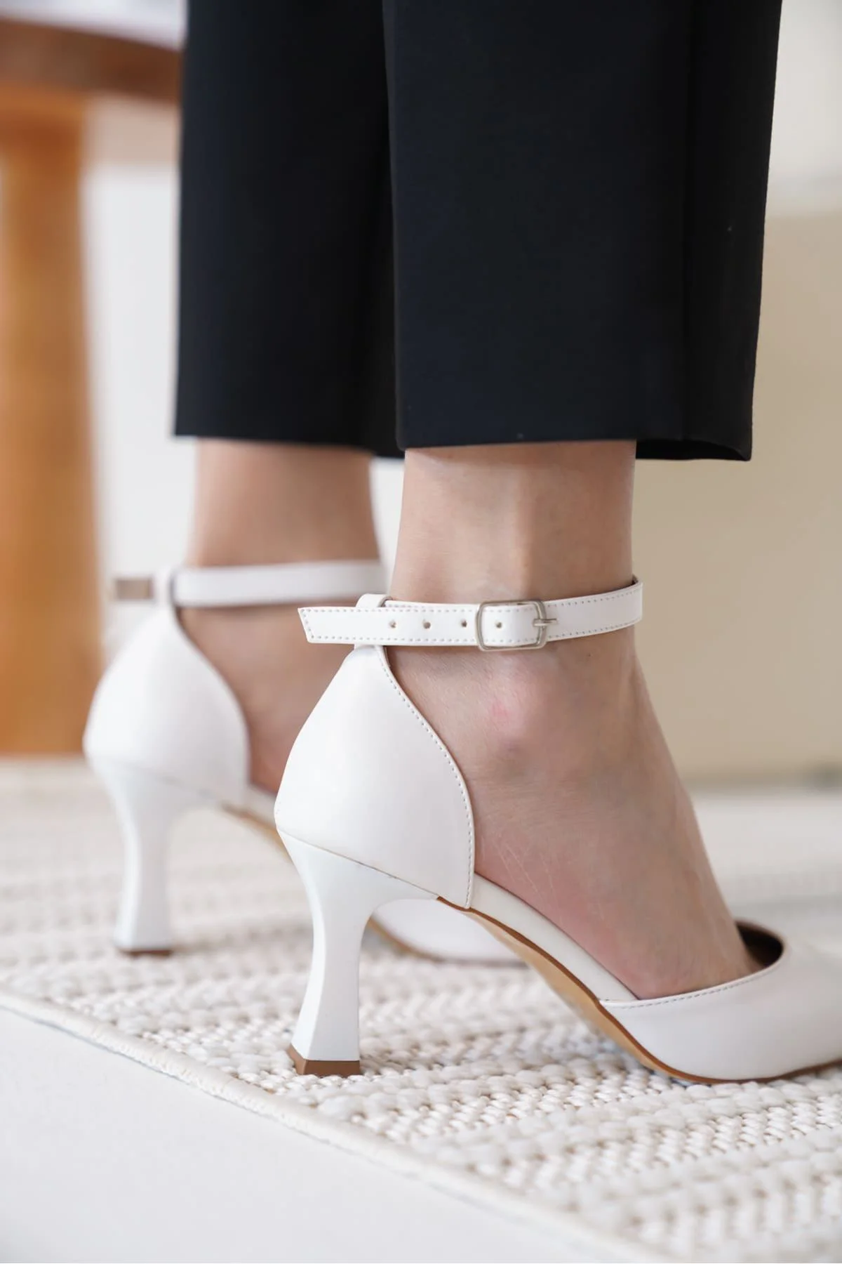 Clara Kadın Beyaz Topuklu Ayakkabı