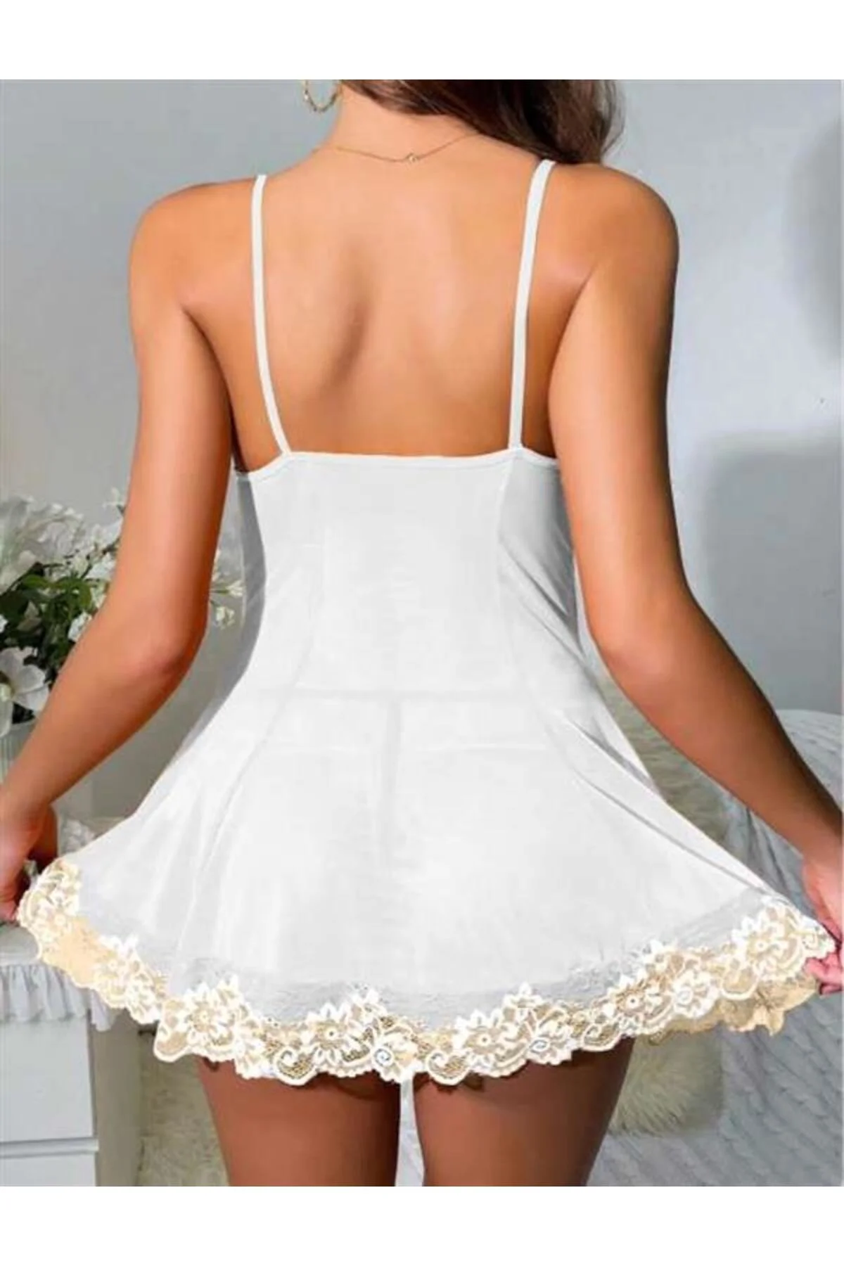 Closet Beyaz Dantel İşlemeli İnce Askılı Likralı Tül Gecelik Closet Beyaz Dantel İşlemeli İnce Askılı Likralı Tül Gecelik