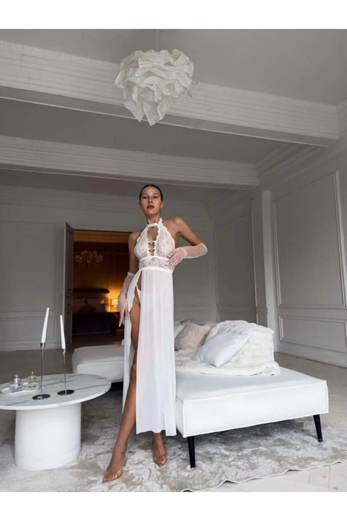 Closet Özel Tasarım Beyaz Dantel İşlemeli Göğüs Detaylı Yırtmaçlı Gecelik