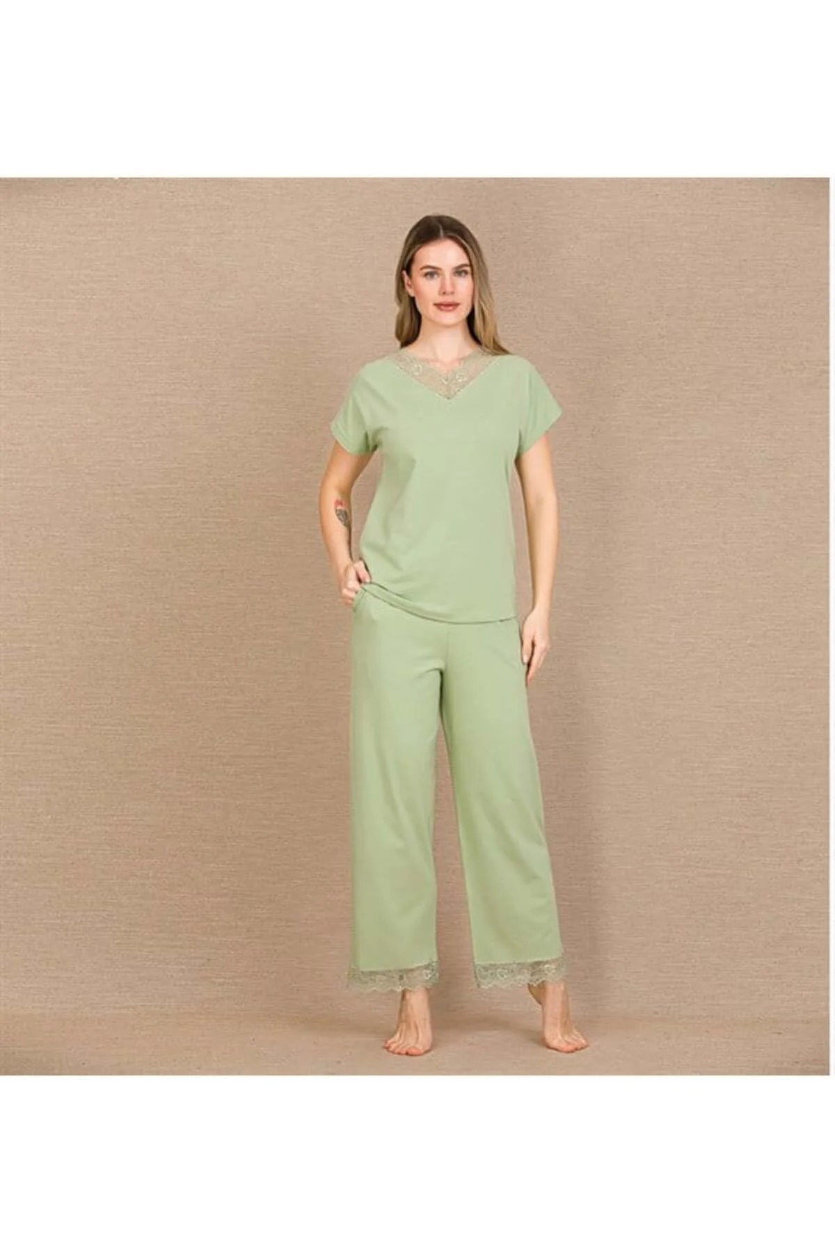 Closet Pamuklu Şık Tasarım Dantel İşlemeli Yeşil Kısa Kol Pijama Takımı Closet Pamuklu Şık Tasarım Dantel İşlemeli Yeşil Kısa Kol Pijama Takımı