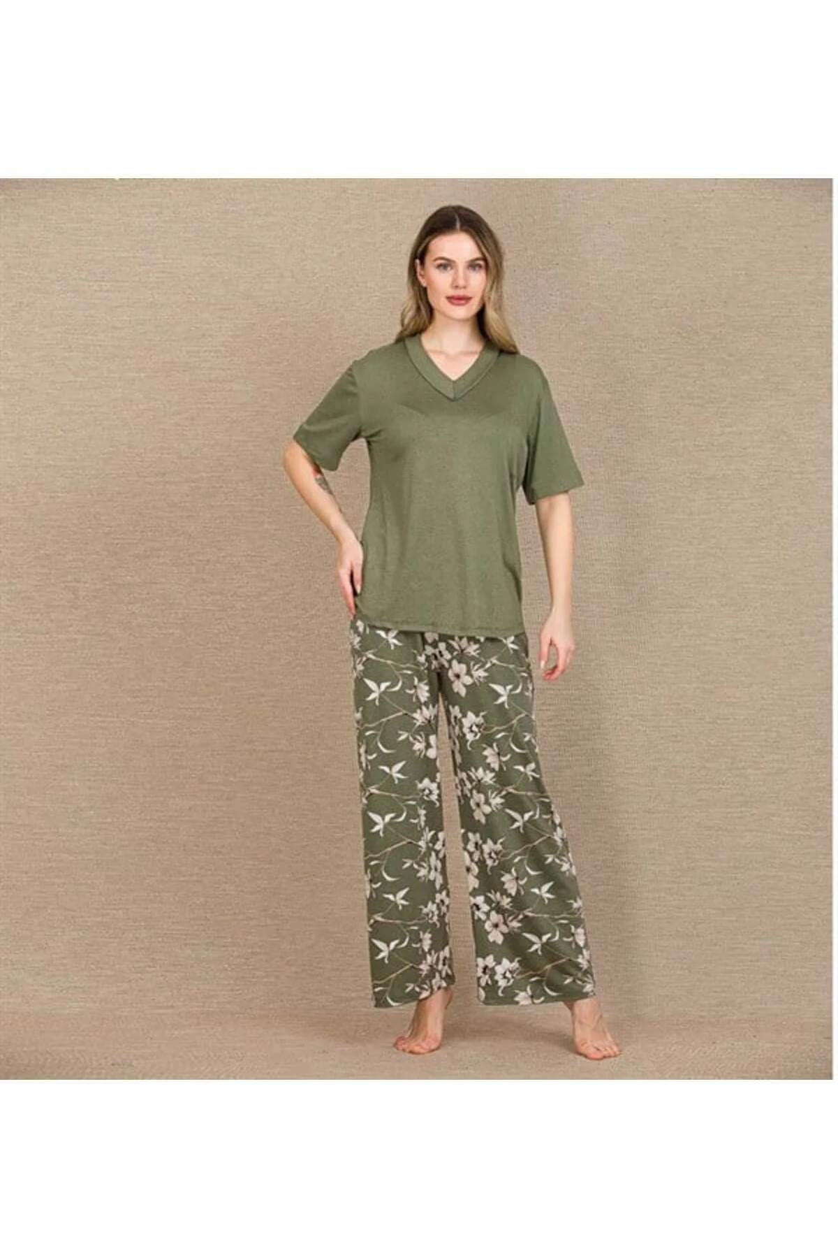 Closet Şık Tasarım Çiçek Desenli Yeşil Kısa Kol Viskon Pijama Takımı